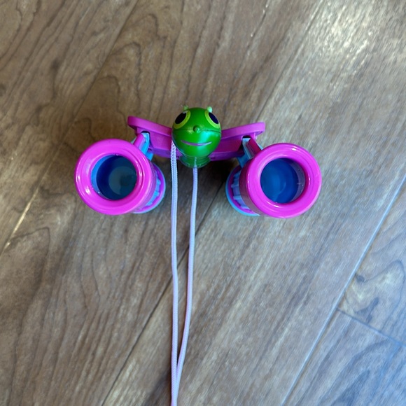 Melissa and Doug Lady Bug Flashlight and Butterfly Binoculars Set GUC - Picture 9 of 10
